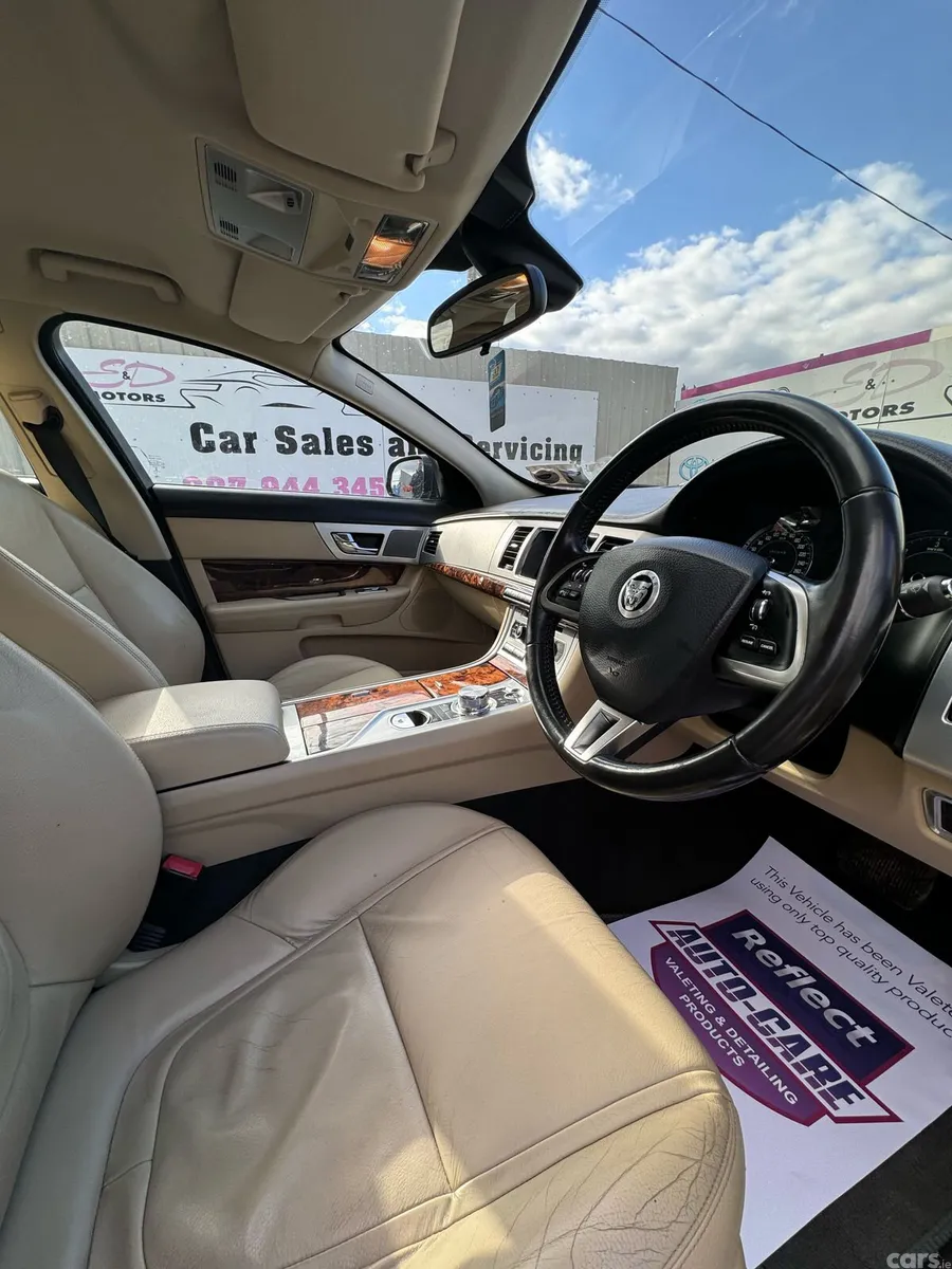 Jaguar XF Saloon, Diesel, 2013, Blue