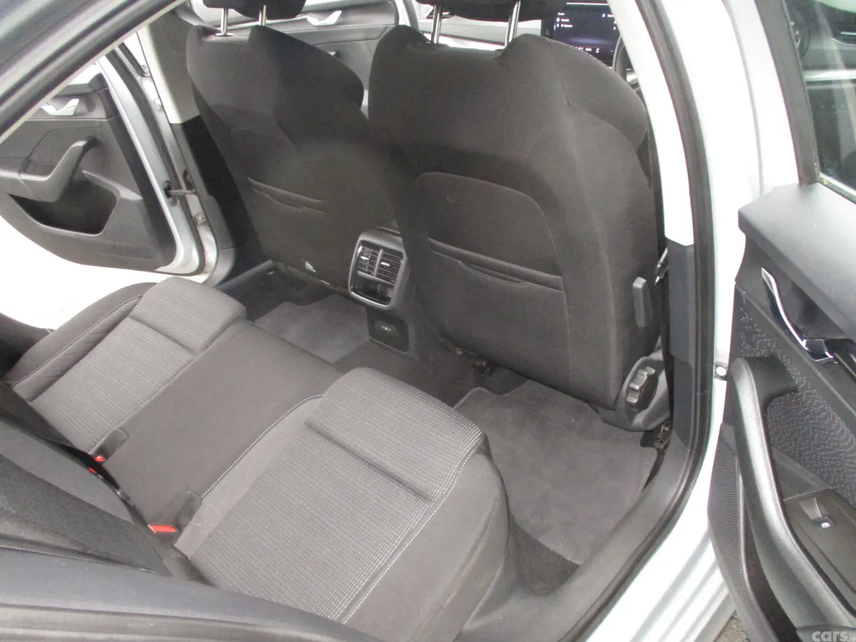 Skoda Octavia Hatchback, Petrol, 2022, Silver