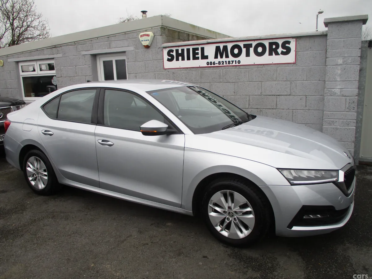 Skoda Octavia Hatchback, Petrol, 2022, Silver