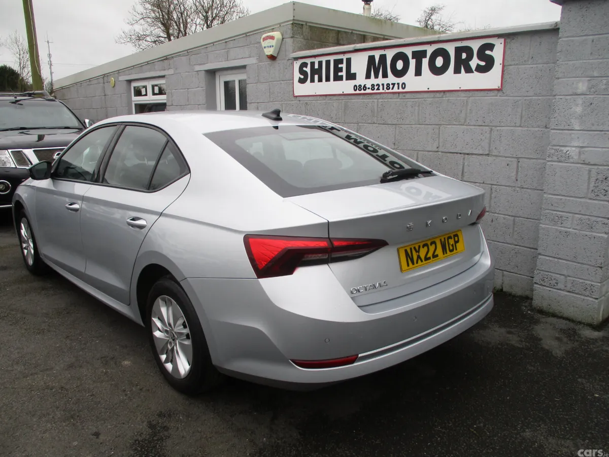 Skoda Octavia Hatchback, Petrol, 2022, Silver