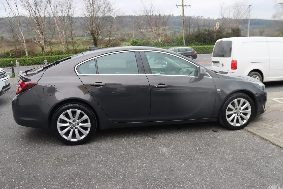 Vauxhall Insignia Hatchback, Diesel, 2016, Grey
