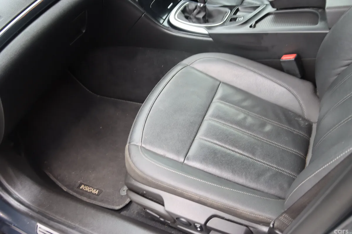 Vauxhall Insignia Hatchback, Diesel, 2016, Grey