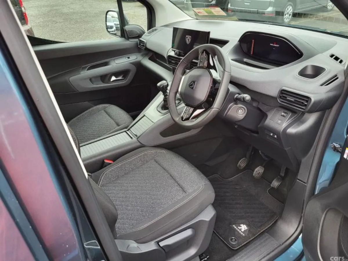Peugeot Rifter MPV, Diesel, 2026, Blue