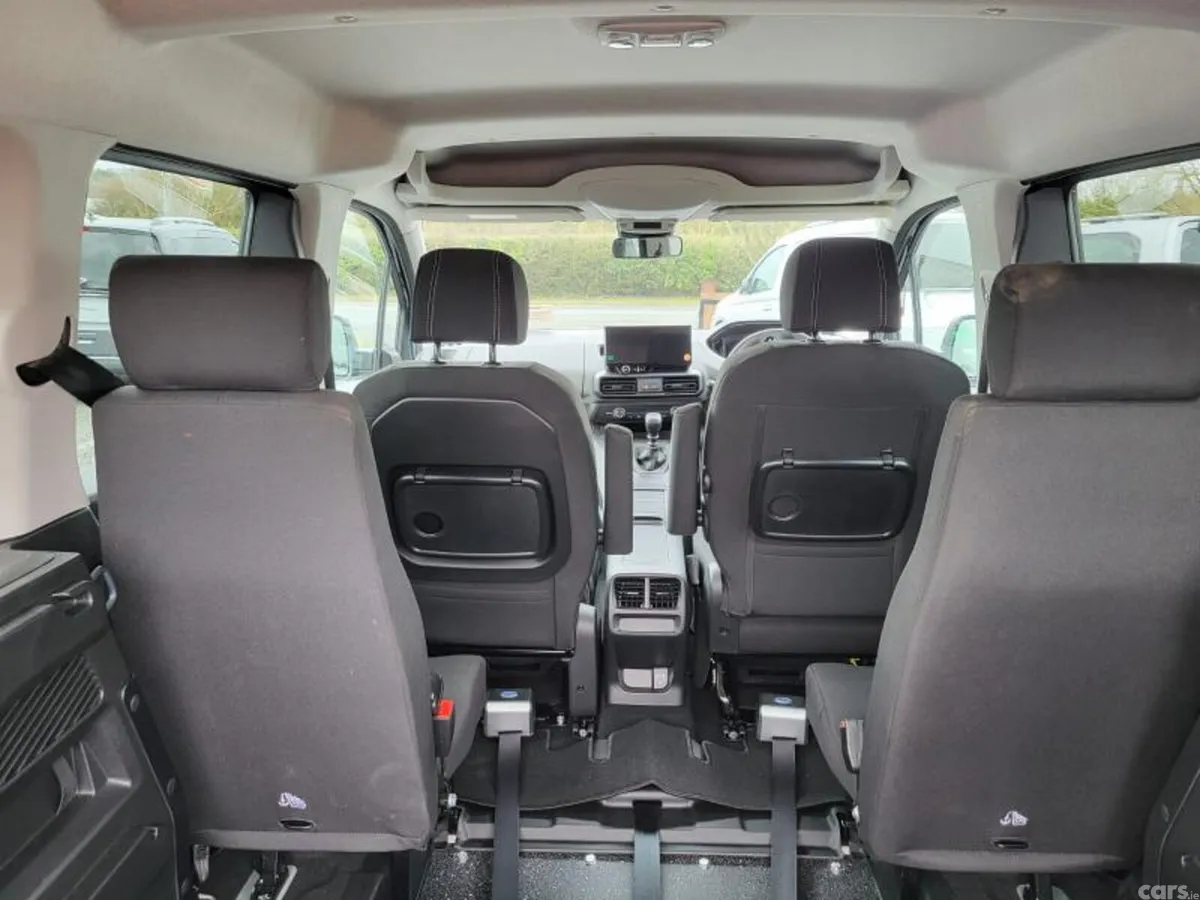 Peugeot Rifter MPV, Diesel, 2025, Blue