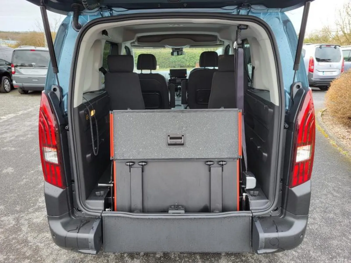 Peugeot Rifter MPV, Diesel, 2025, Blue