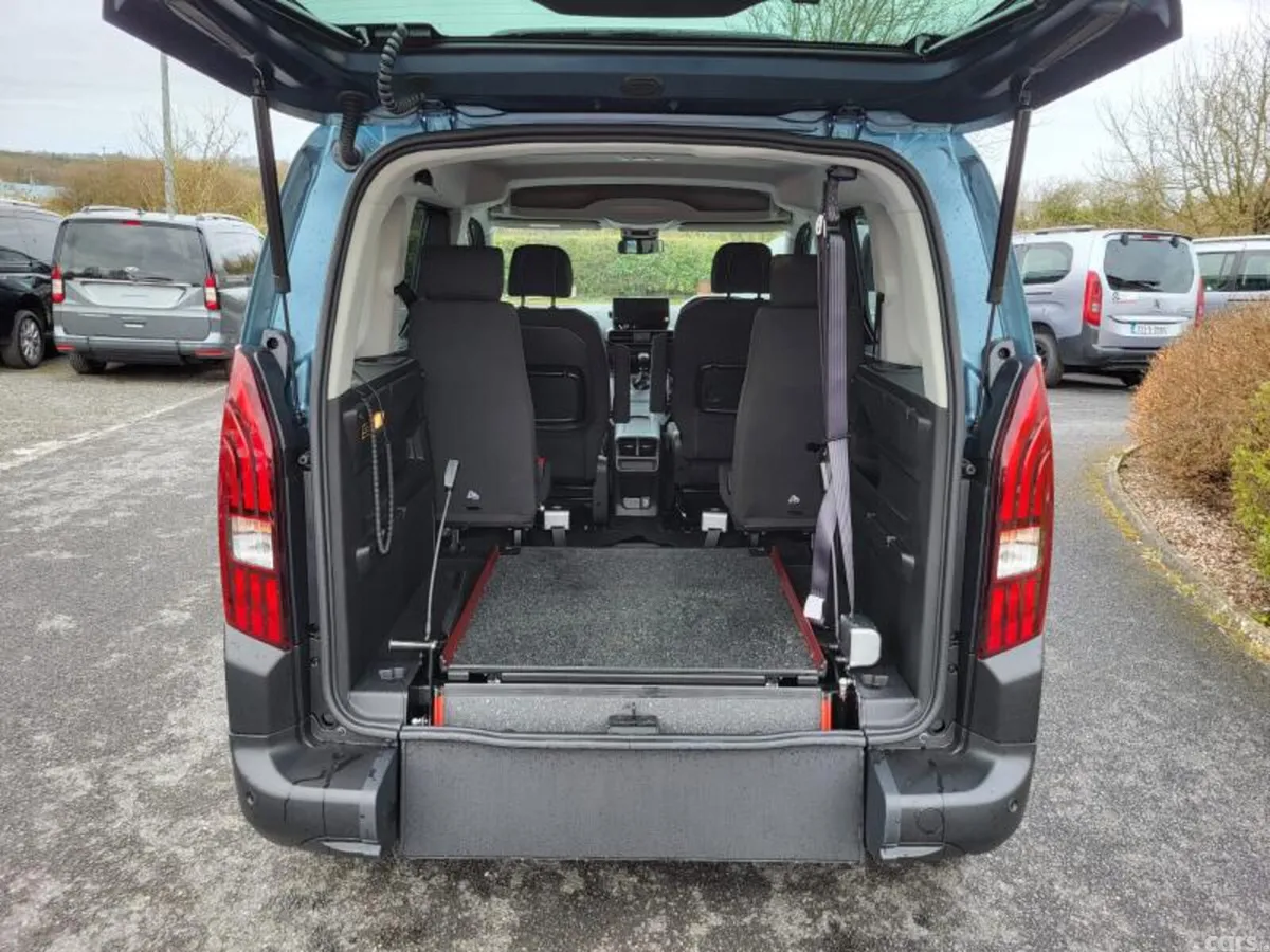 Peugeot Rifter MPV, Diesel, 2025, Blue