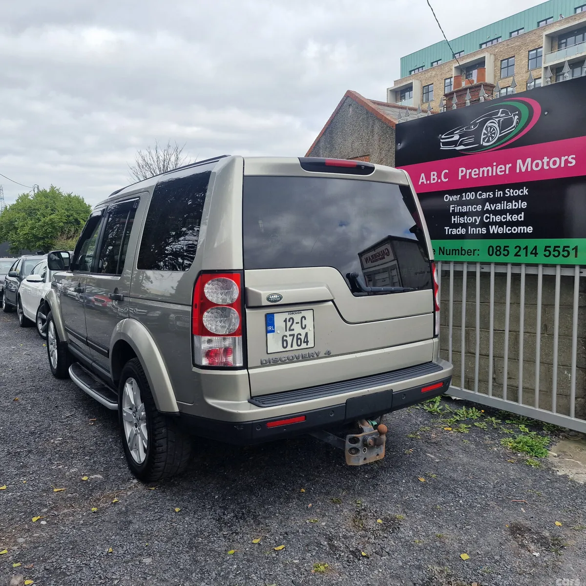 Land Rover Discovery SUV, Diesel, 2012, Gold
