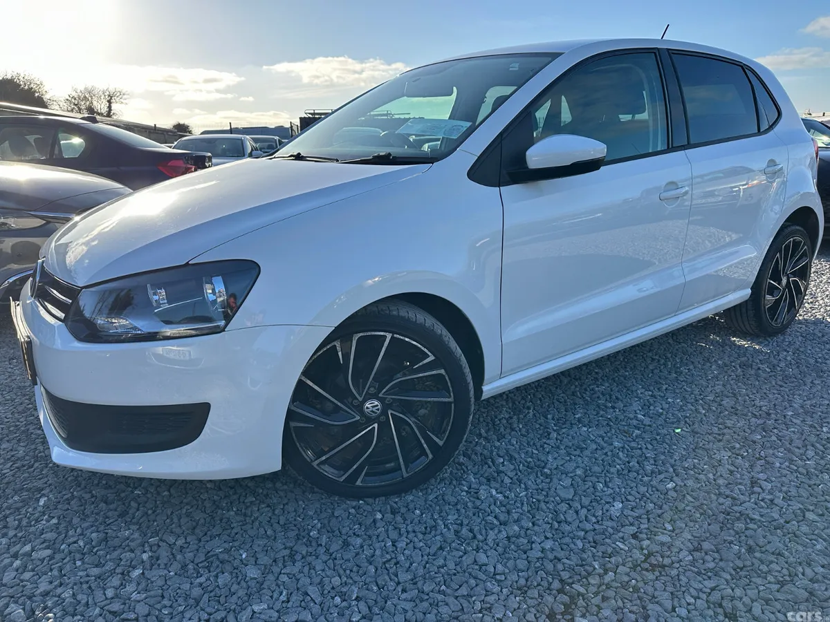 Volkswagen Polo Hatchback, Petrol, 2013, White