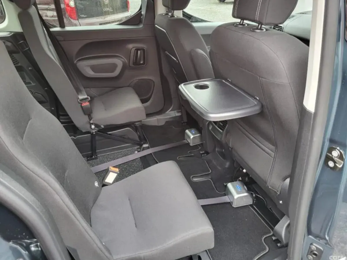 Peugeot Rifter MPV, Diesel, 2026, Blue