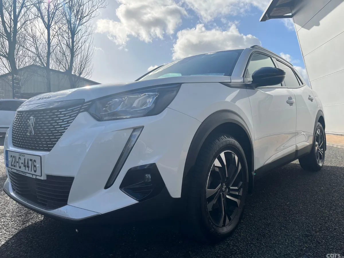 Peugeot 2008 MPV, Petrol, 2022, White