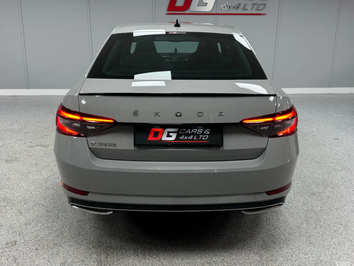 Skoda Superb Hatchback, Diesel, 2019, Grey