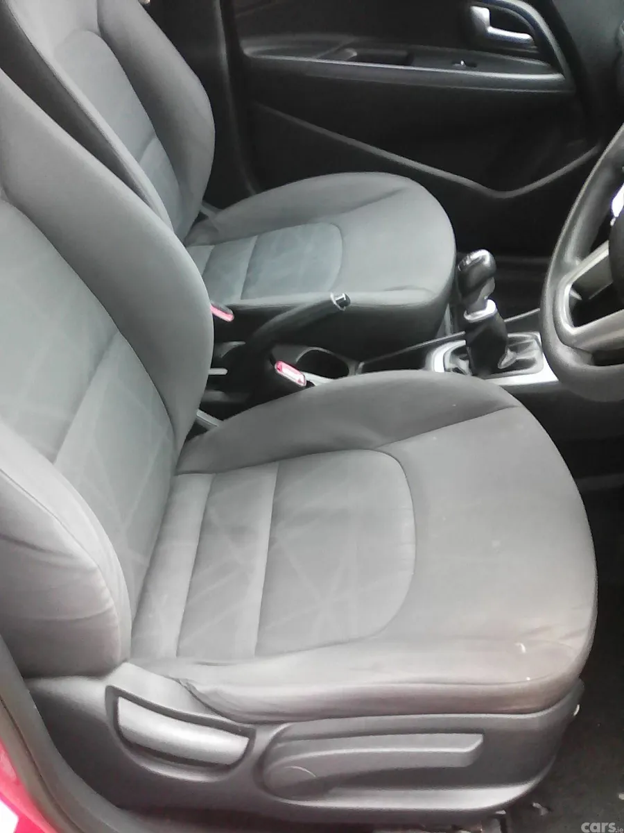 Kia Rio Hatchback, Diesel, 2013, Red