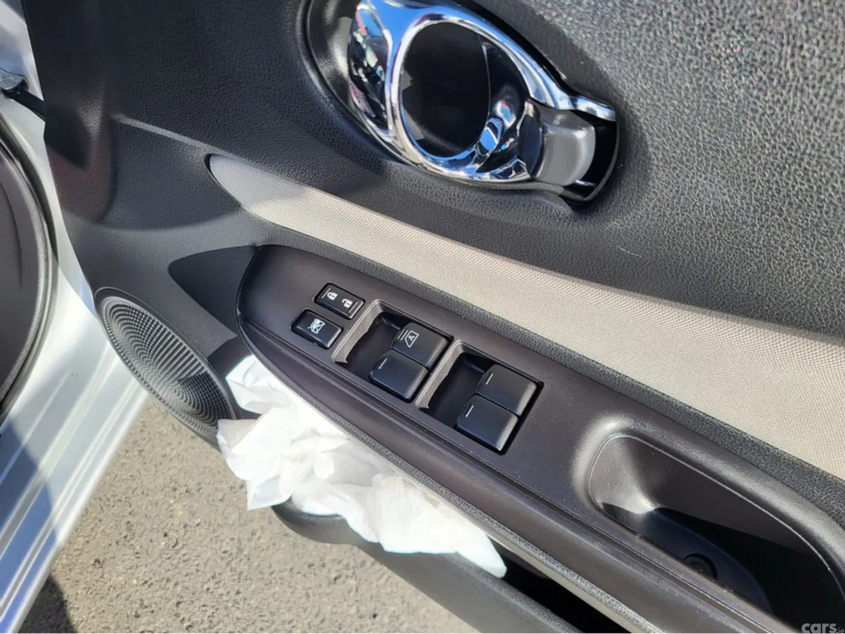 Nissan Note MPV, Petrol Hybrid, 2016, Silver
