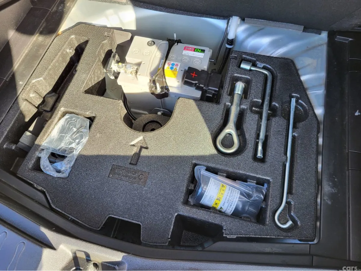 Nissan Note MPV, Petrol Hybrid, 2016, Silver
