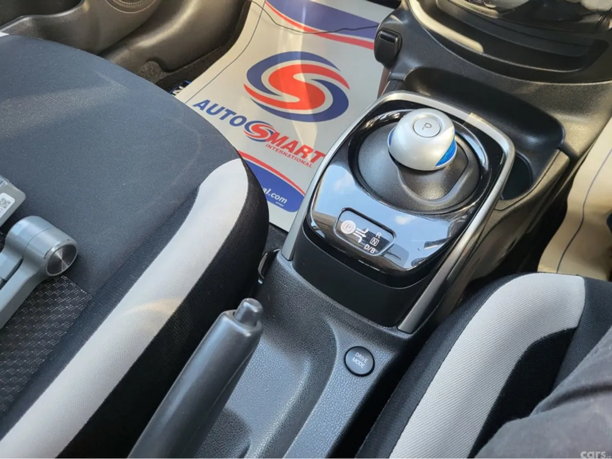 Nissan Note MPV, Petrol Hybrid, 2016, Silver