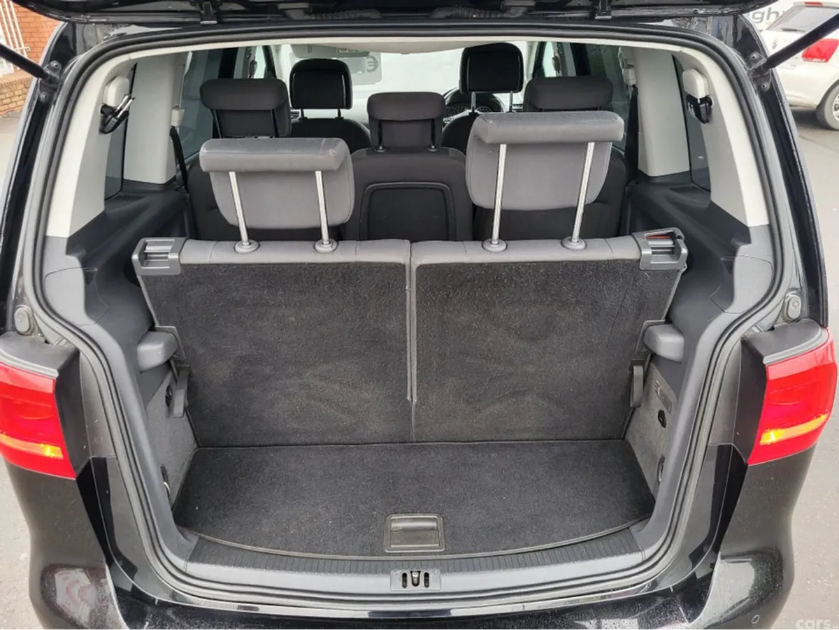 Volkswagen Touran MPV, Diesel, 2014, Black