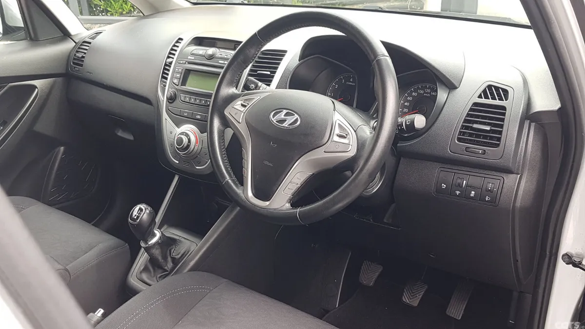 Hyundai ix20 Hatchback, Petrol, 2014, Silver