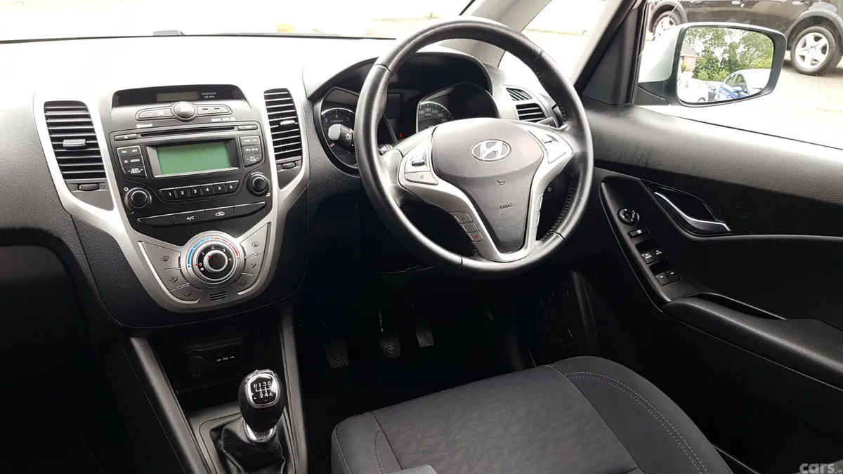 Hyundai ix20 Hatchback, Petrol, 2014, Silver
