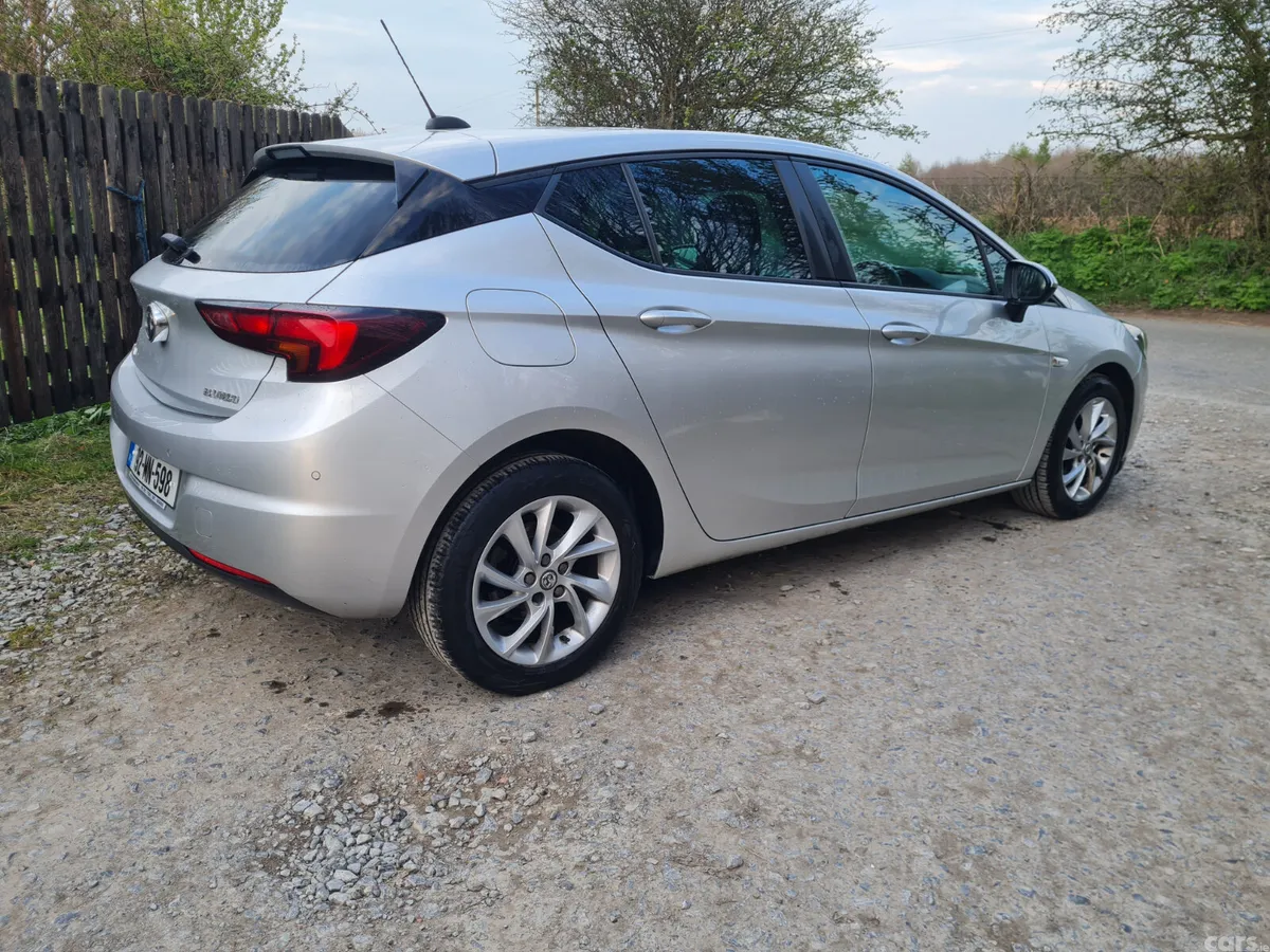 Vauxhall Astra Hatchback, Diesel, 2019, Silver