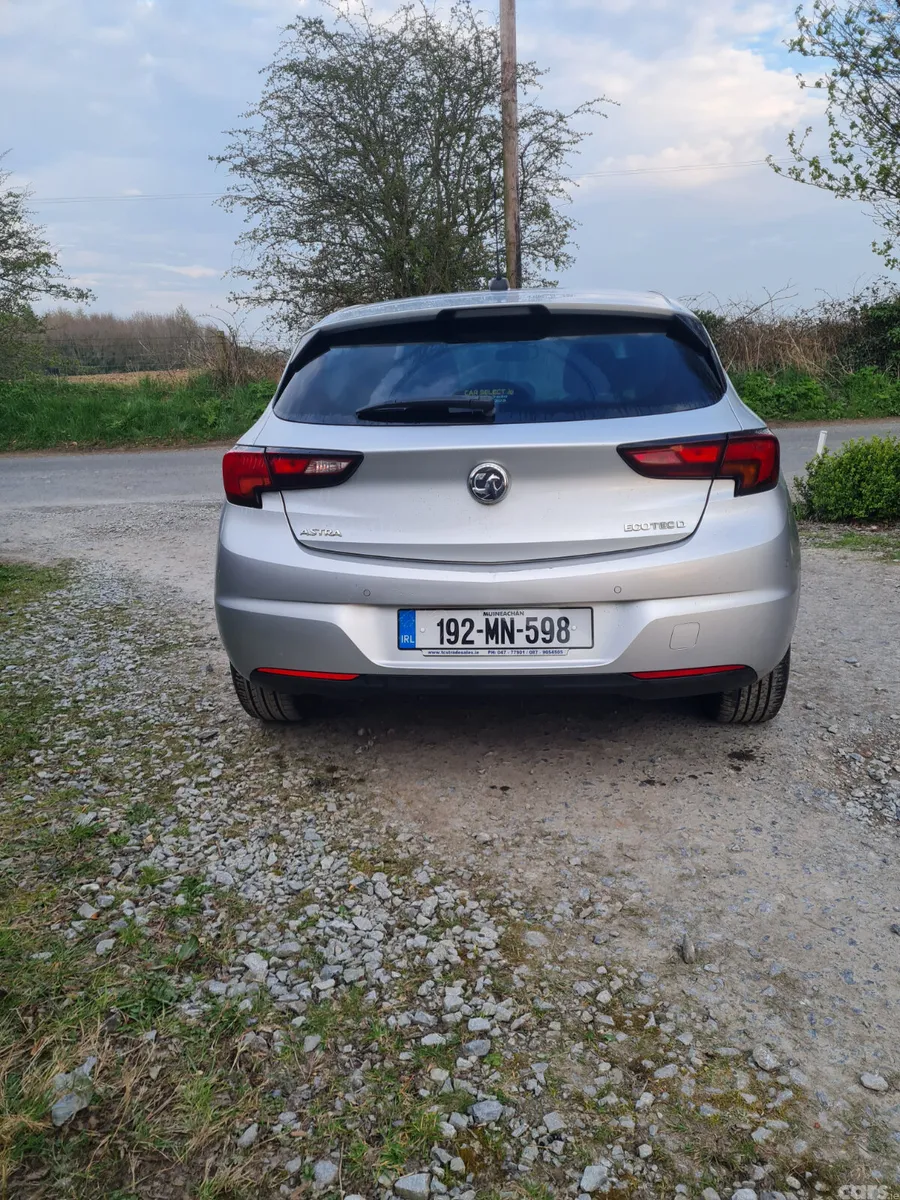 Vauxhall Astra Hatchback, Diesel, 2019, Silver
