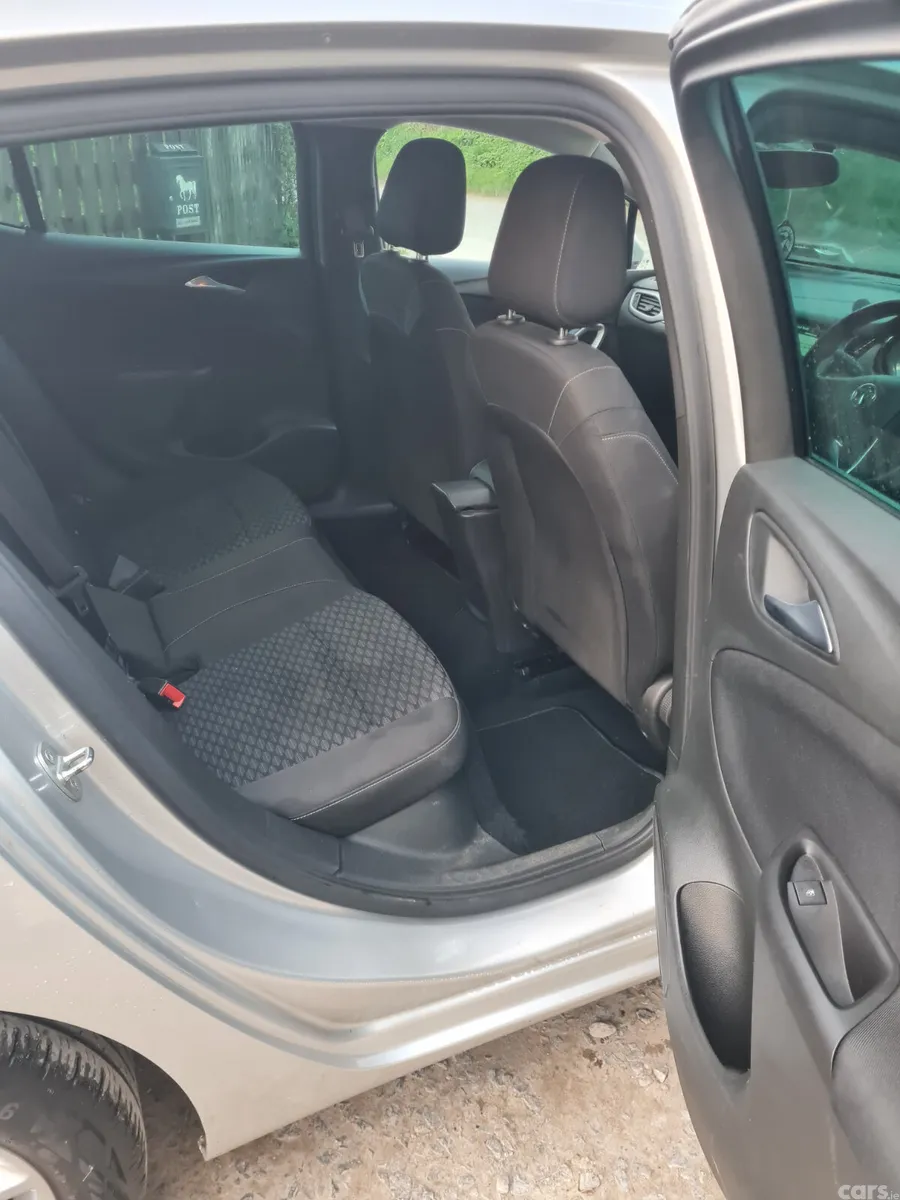 Vauxhall Astra Hatchback, Diesel, 2019, Silver