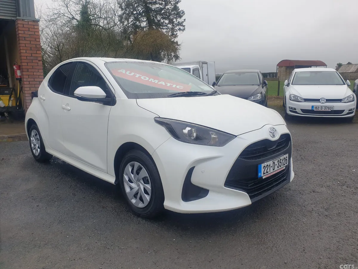 Toyota Yaris Hatchback, Petrol, 2022, White