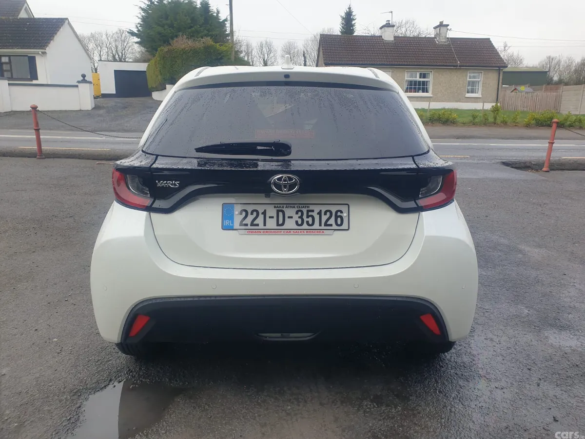 Toyota Yaris Hatchback, Petrol, 2022, White