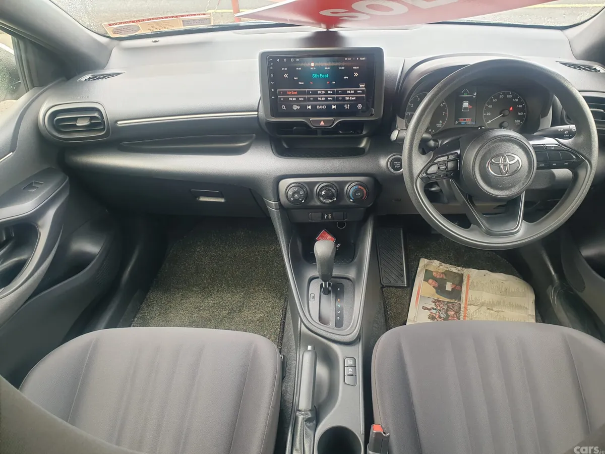Toyota Yaris Hatchback, Petrol, 2022, White