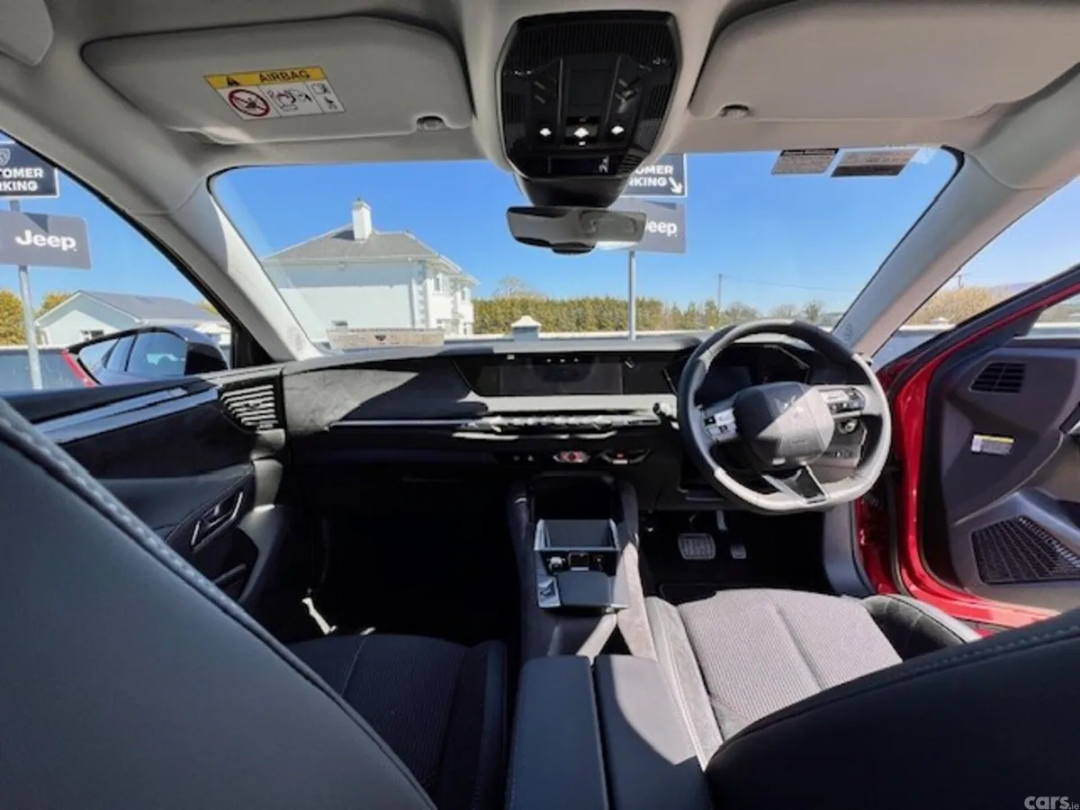 DS Automobiles DS 4 MPV, Petrol, 2025, Red