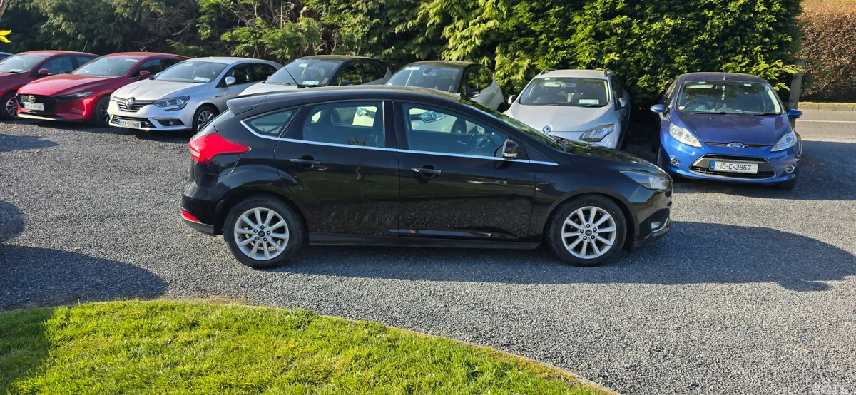 Ford Focus Hatchback, Petrol, 2015, Black