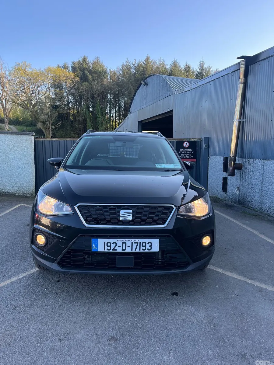 SEAT Arona SUV, Diesel, 2019, Black