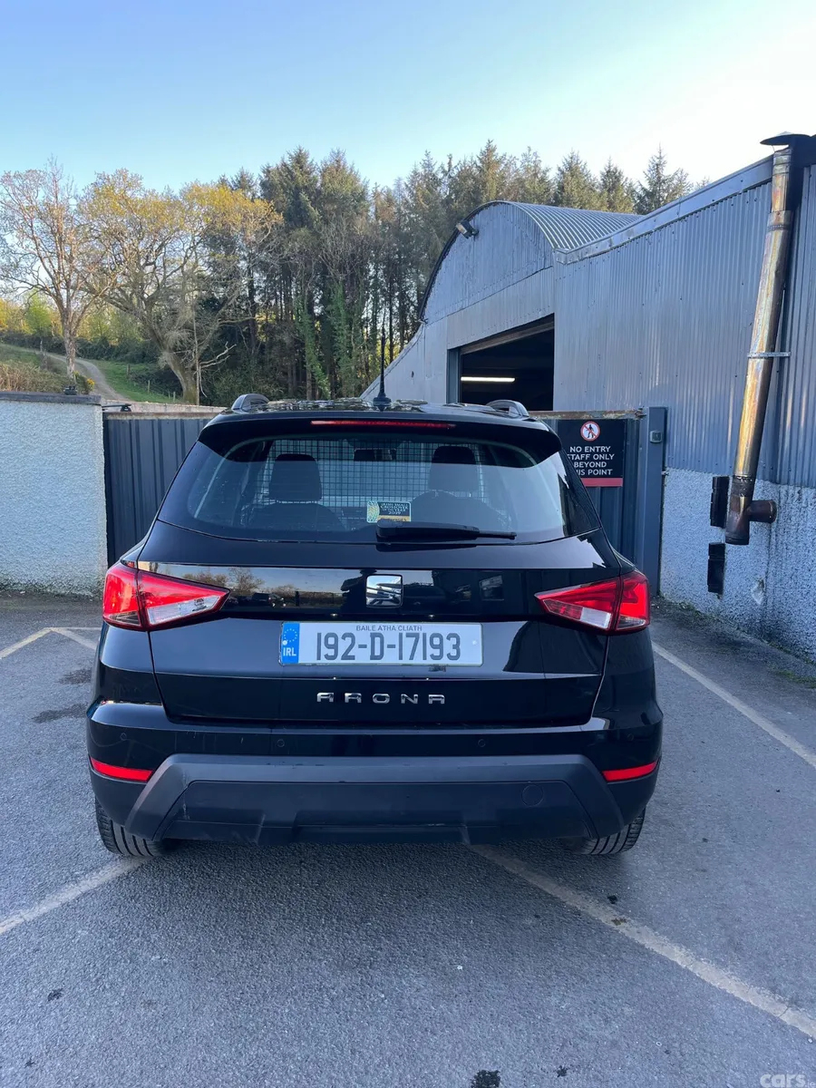 SEAT Arona SUV, Diesel, 2019, Black