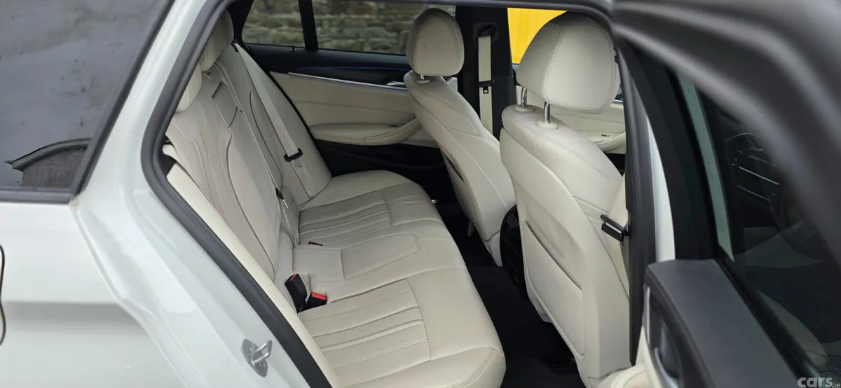 BMW 5-Series Estate, Petrol Plug-in Hybrid, 2022, White