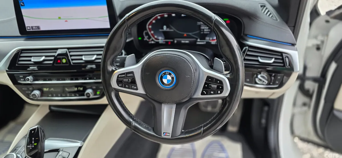 BMW 5-Series Estate, Petrol Plug-in Hybrid, 2022, White