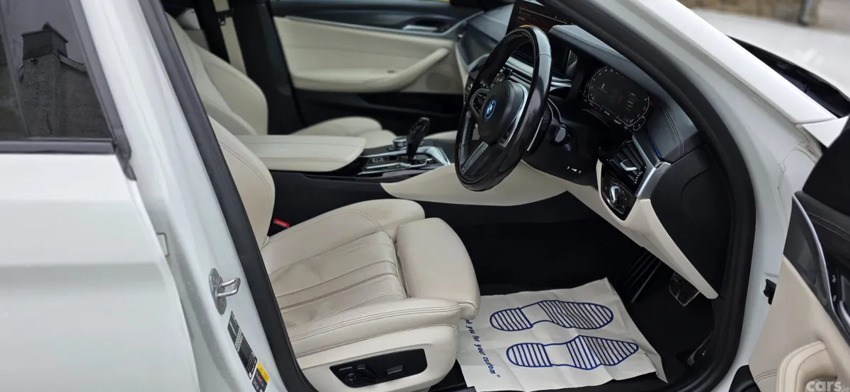 BMW 5-Series Estate, Petrol Plug-in Hybrid, 2022, White