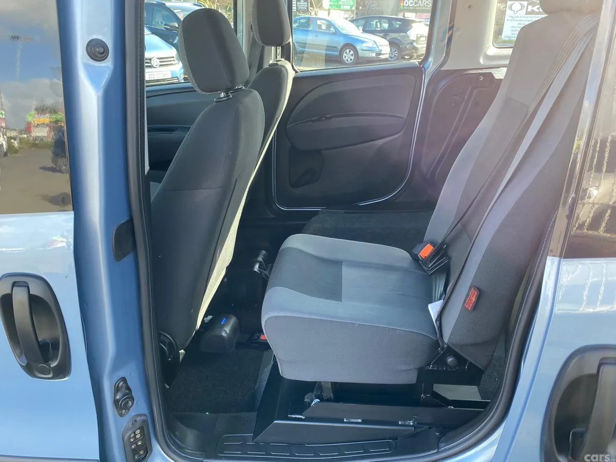 Fiat Doblo Estate, Petrol, 2019, Blue