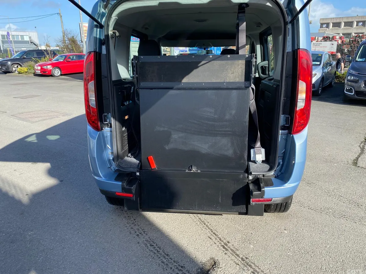 Fiat Doblo Estate, Petrol, 2019, Blue