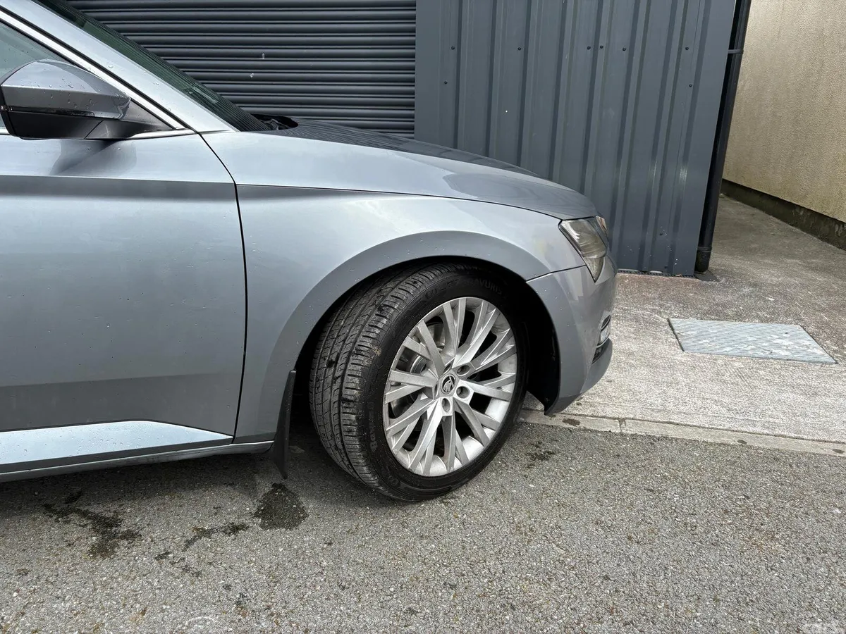 Skoda Superb Saloon, Diesel, 2020, Grey