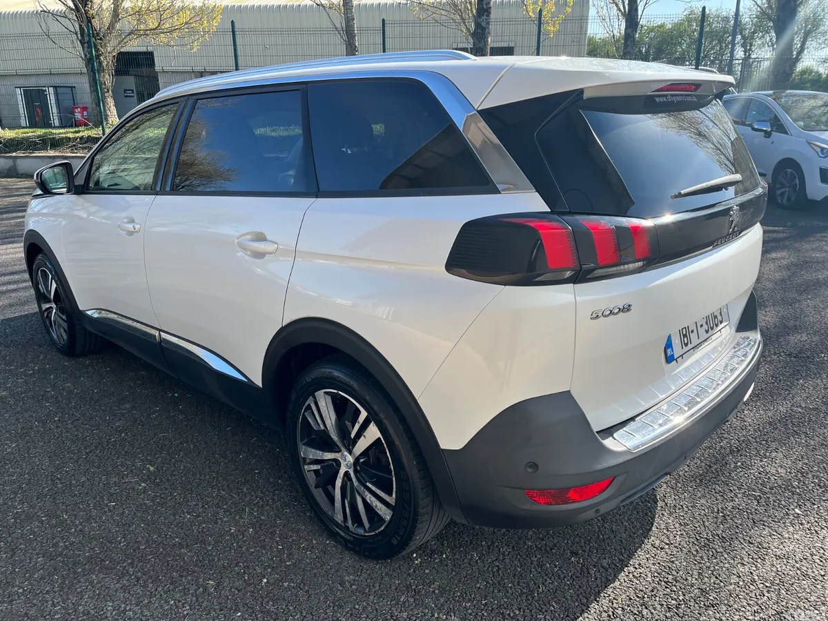 Peugeot 5008 MPV, Diesel, 2018, White