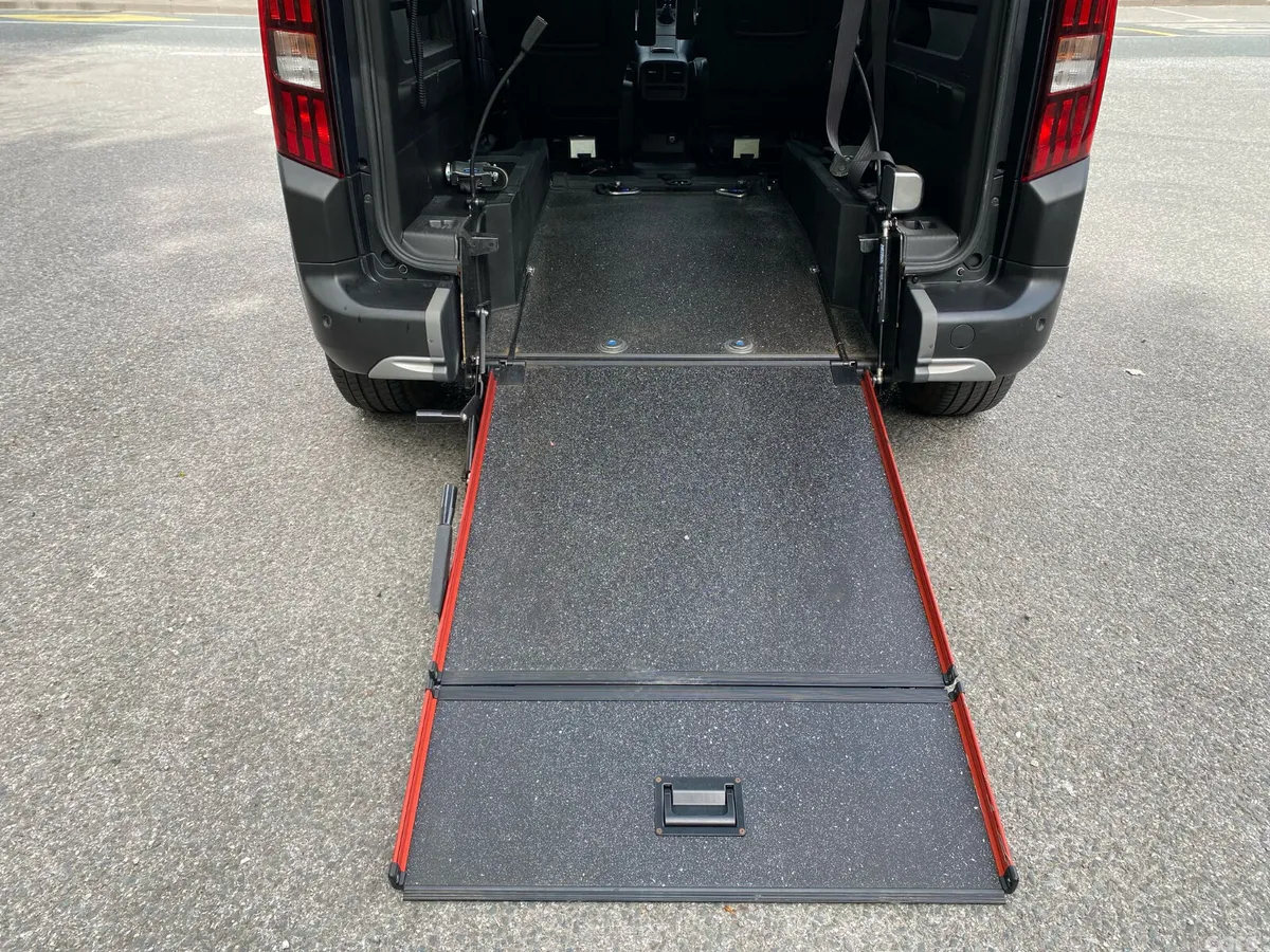Peugeot Rifter MPV, Diesel, 2022, Blue