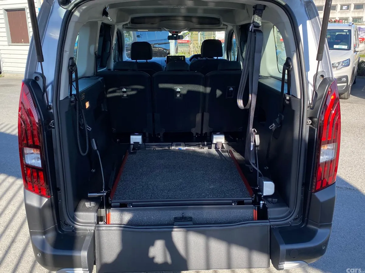 Peugeot e-Rifter Estate, Electric, 2026, Grey