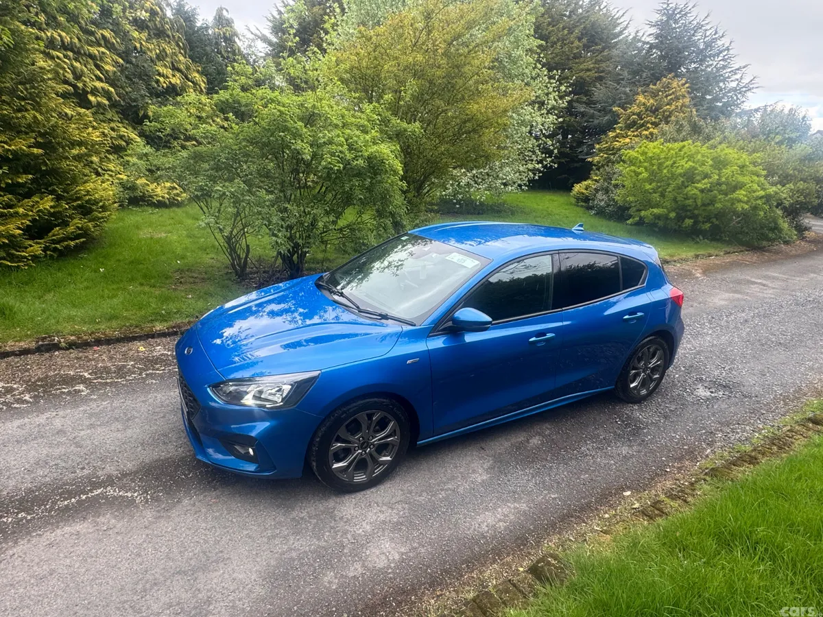 Ford Focus Hatchback, Petrol Hybrid, 2022, Blue