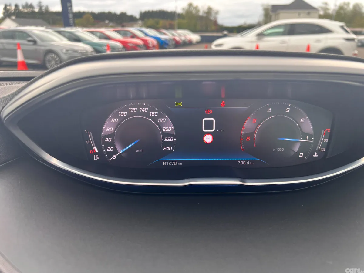 Peugeot 3008 MPV, Diesel, 2022, Red