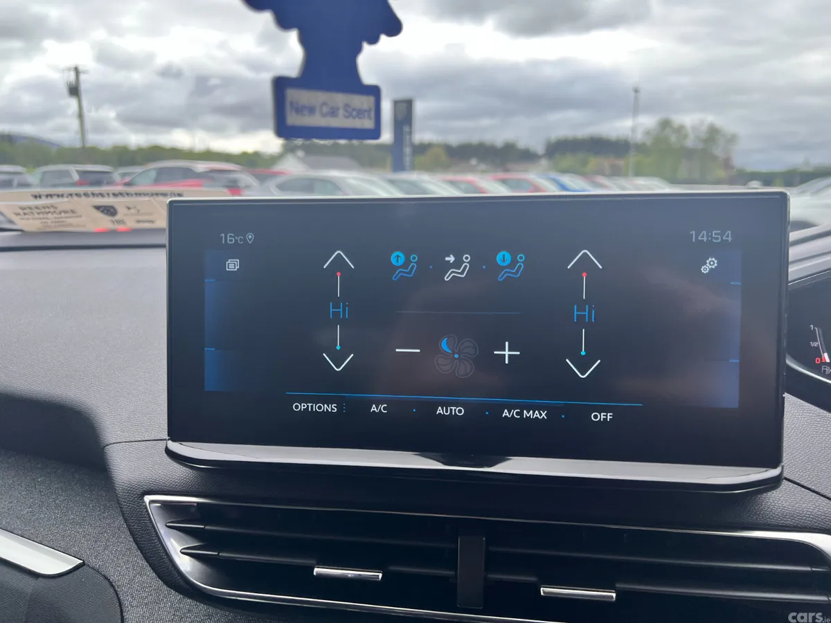 Peugeot 3008 MPV, Diesel, 2022, Red