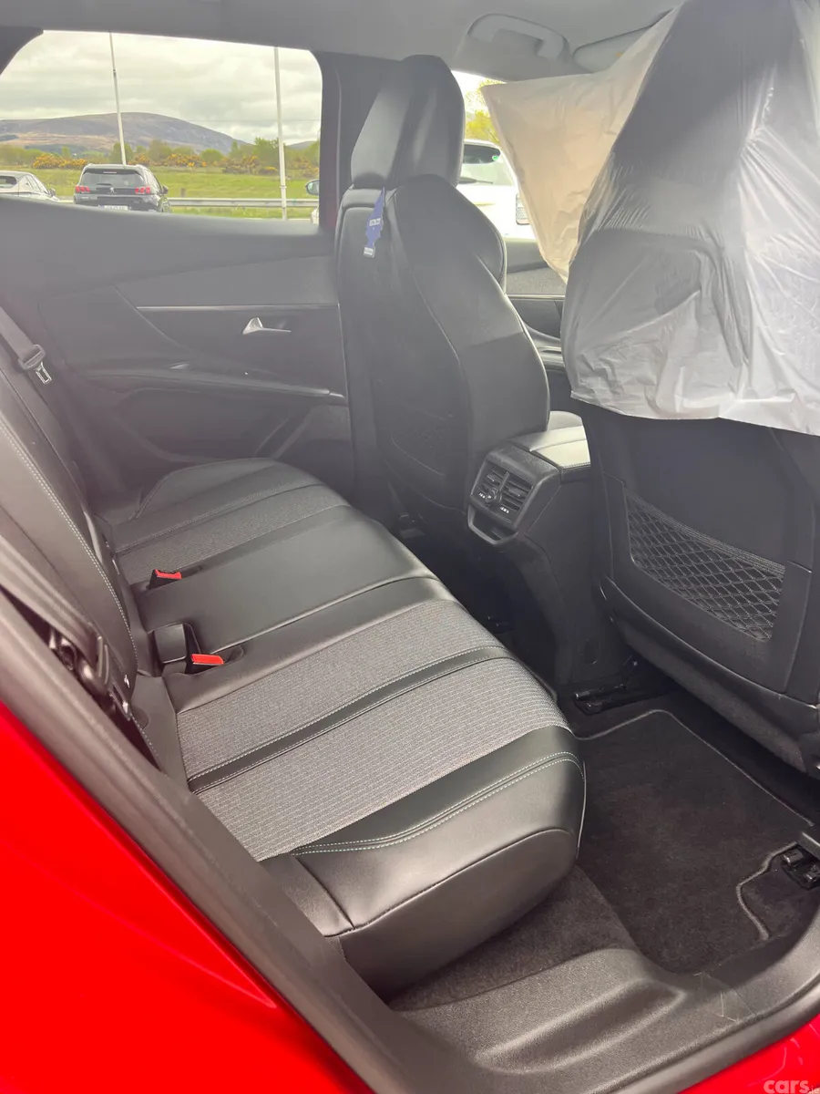 Peugeot 3008 MPV, Diesel, 2022, Red