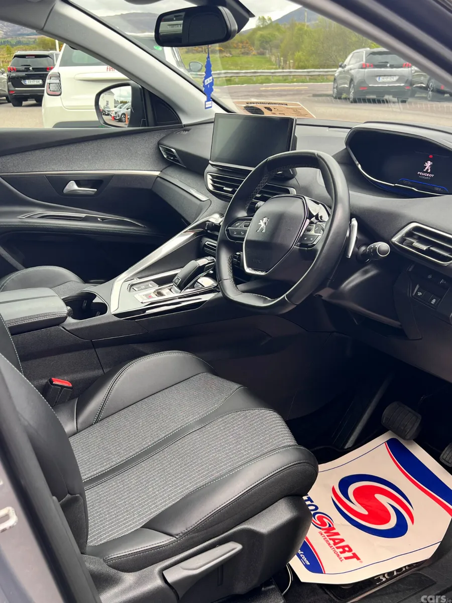 Peugeot 3008 MPV, Diesel, 2022, Grey