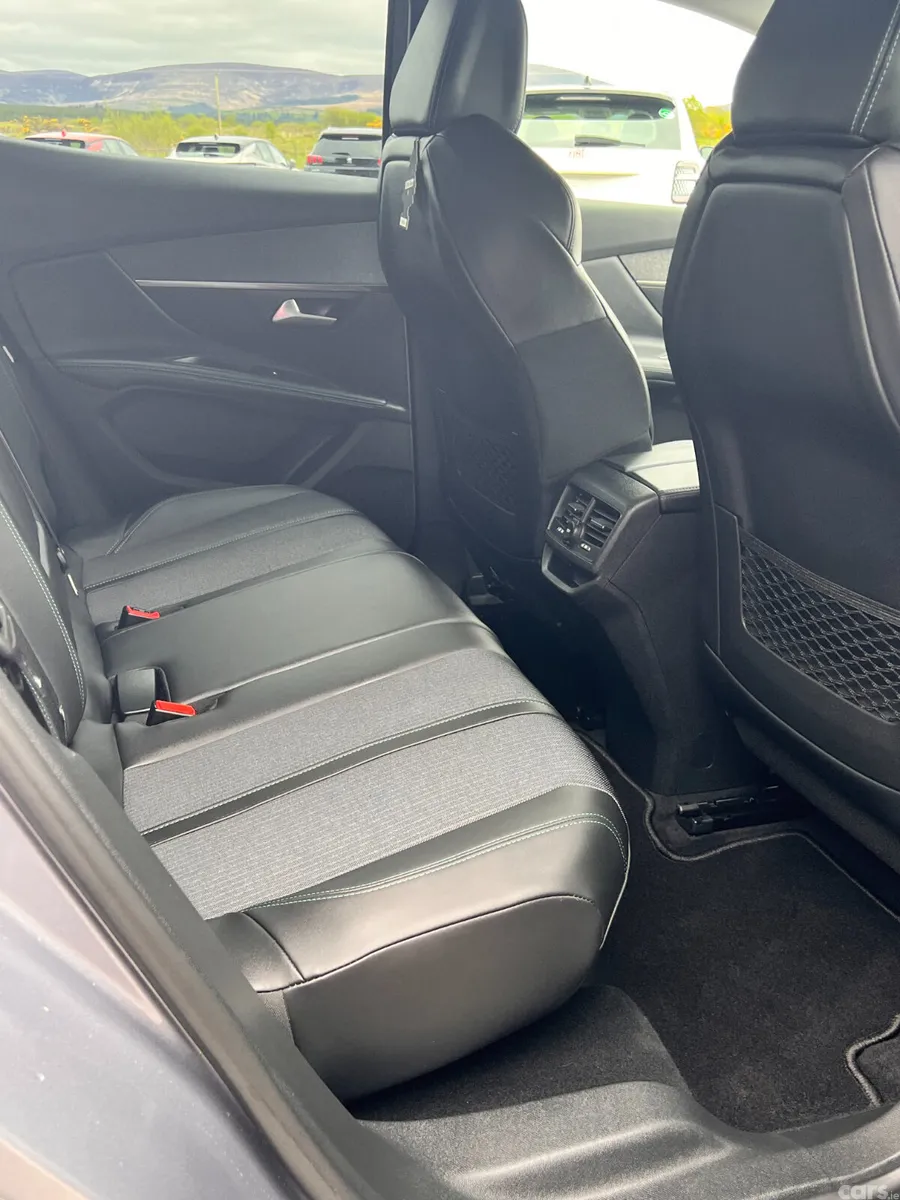 Peugeot 3008 MPV, Diesel, 2022, Grey
