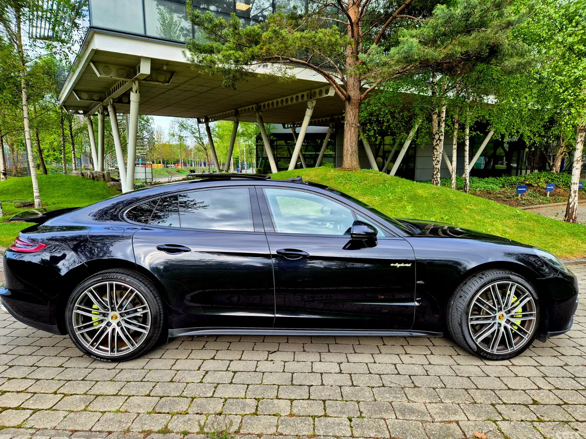 Porsche Panamera Hatchback, Petrol Plug-in Hybrid, 2017, Black