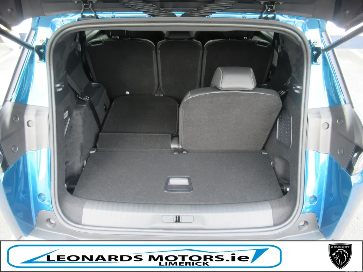 Peugeot 5008 SUV, Electric, 2026, Blue