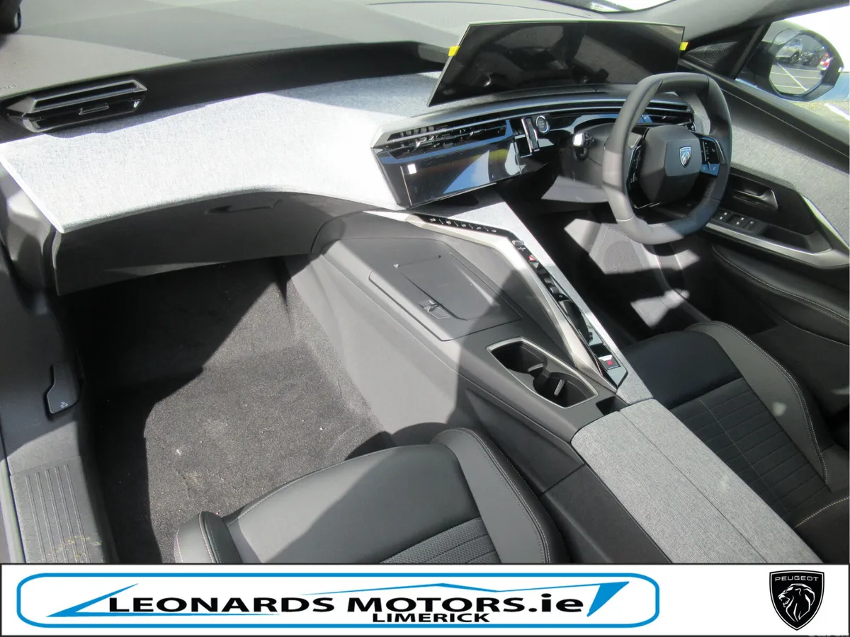 Peugeot 5008 SUV, Electric, 2026, Blue
